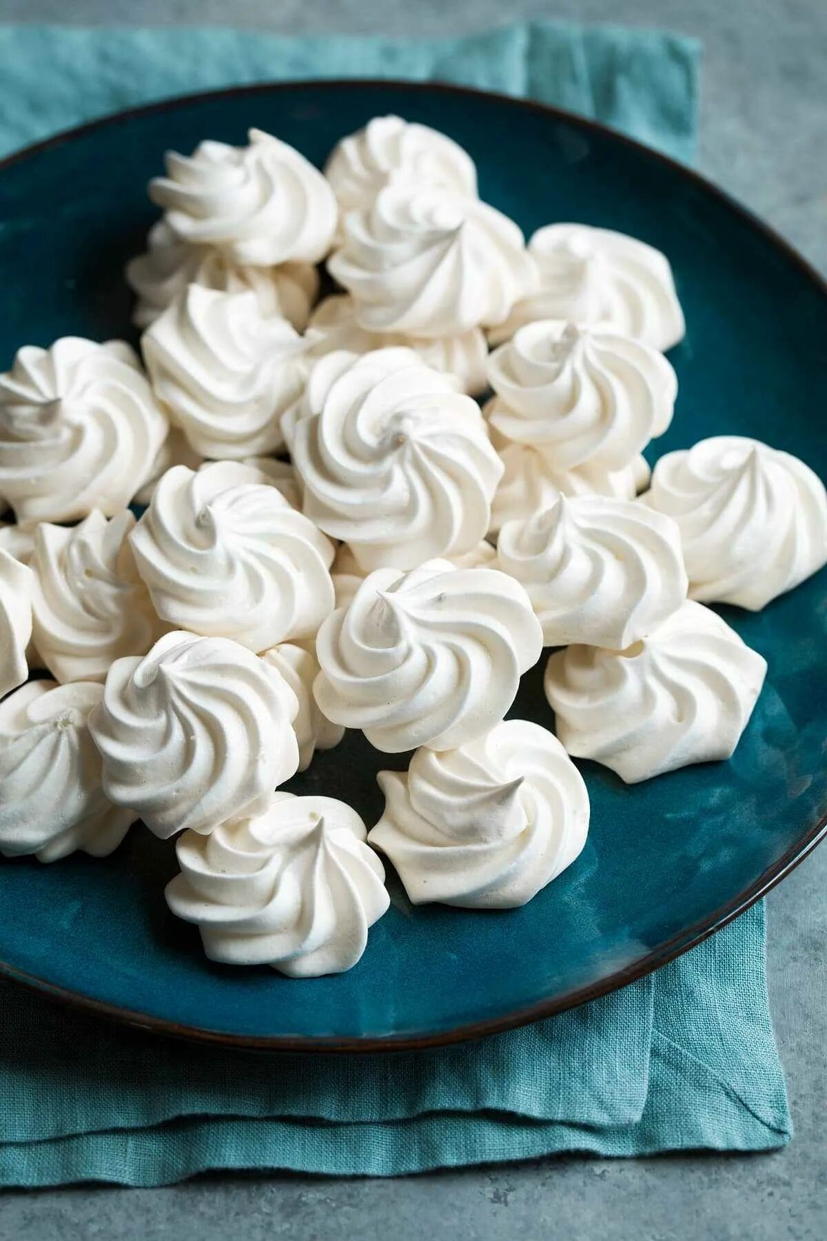 Безе печенье в духовке. Безе, меренга — Meringue. Безе Феллини. Безе воздушное "меренги Classic". Французские безешки.