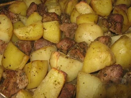 Сколько готовить картошку со свининой в духовке