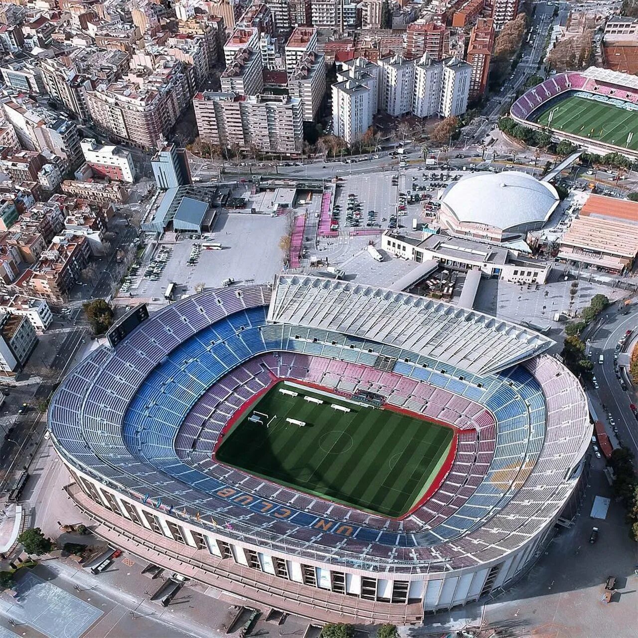 Стадион сверху. Стадион Камп ноу вид сверху. Стадион Севилья 2023. Бернабеу стадион сверху. Мини Эстадио Барселона.