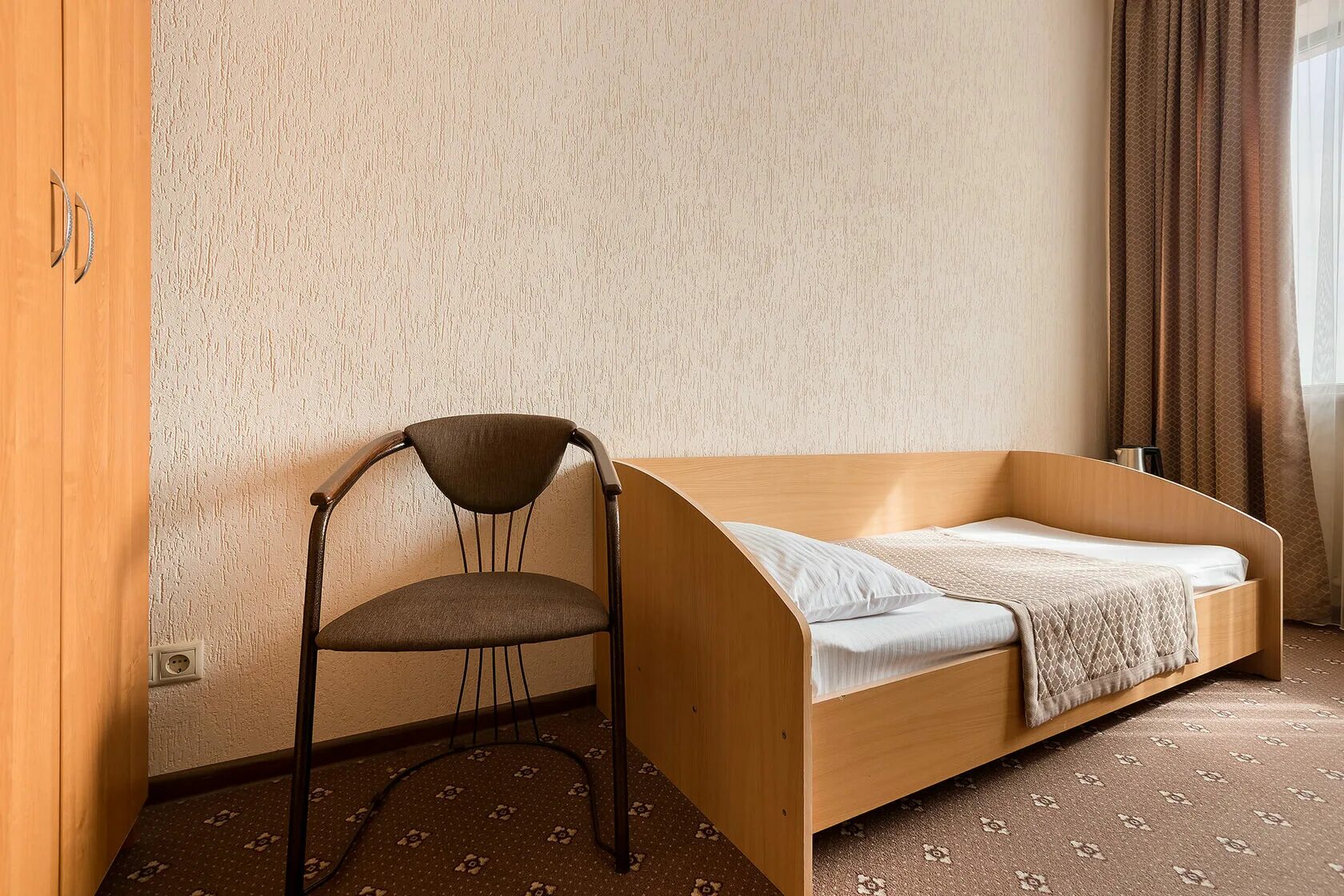 Акватория причала в москве. Речные причалы в москве. Причал 32. Гостиницы новороссийска недорого. Причал 32.