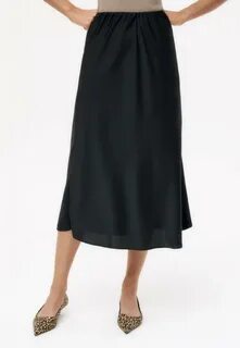 Әдемі жас қыздың порно фотосуреті