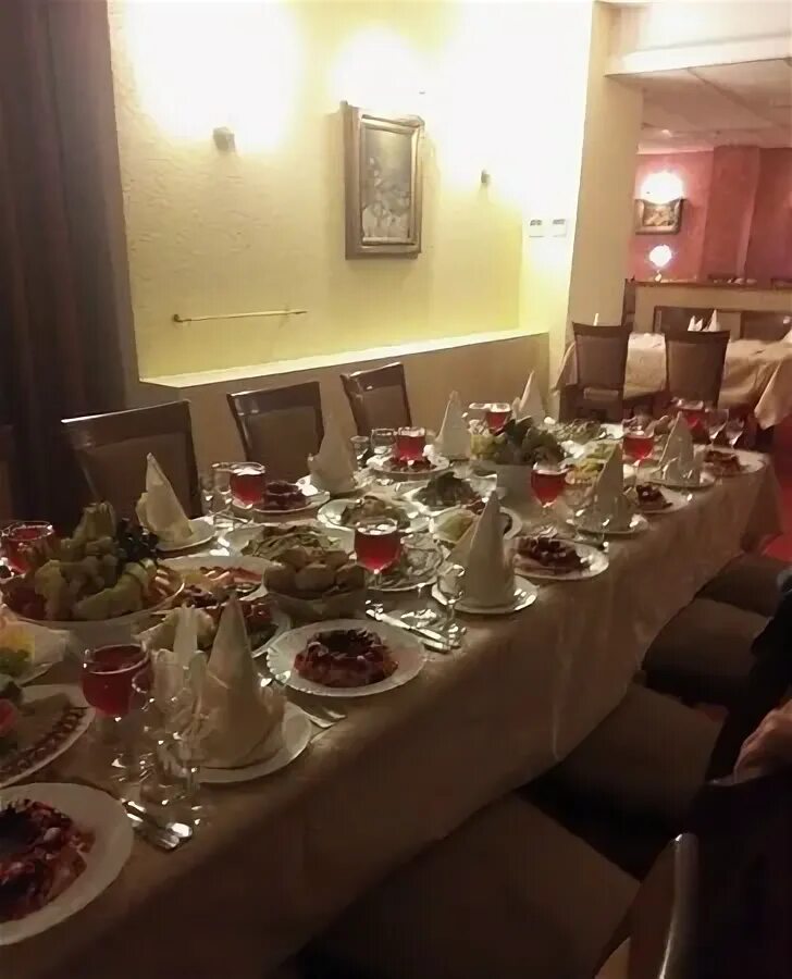 Югра презент югорск. Ресторан 1610 ханты-мансийск. Кафе югра. Отель югра суходол апартаменты. Бар нью йорк ханты мансийск.