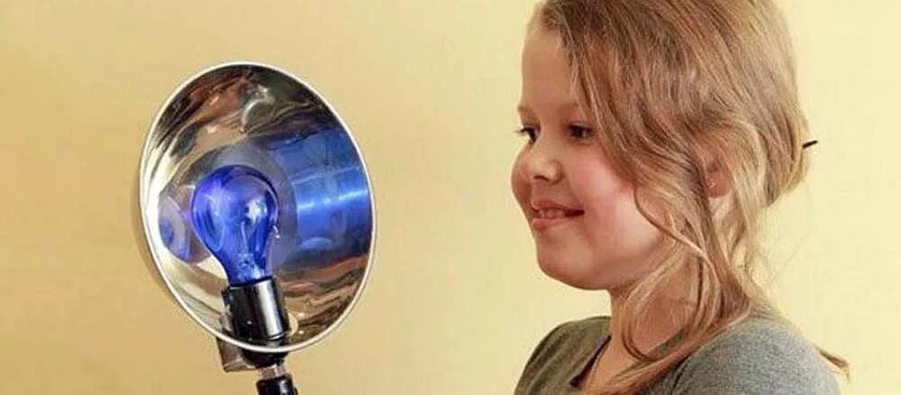 Сколько греть нос. Лампа Минина фототерапия. Синяя лампа для прогревания носа детям. Прогревающая лампа для уха. Синяя лампа для носа ребенку.