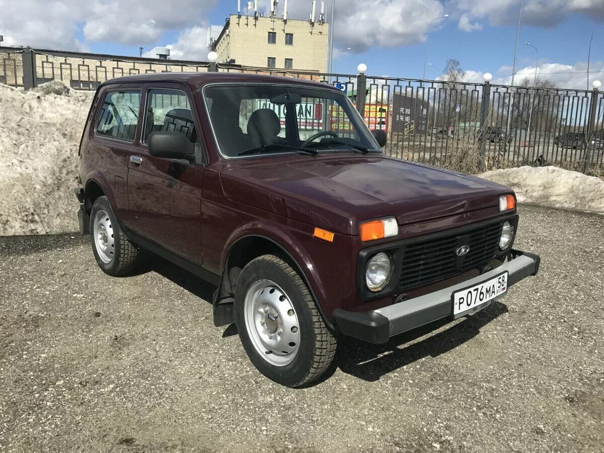 г пенза нива. нива трехдверная с небольшим пробегом. г пенза нива. лада нива ваз 2121 1998 г. нива 4х4 350000 тысяч рублей.