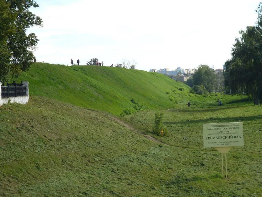 Одноклассники холма. Холм Евпатия Коловрата. Курган Коловрата. Курган в честь Евпатия Коловрата. Место захоронения Евпатия Коловрата.