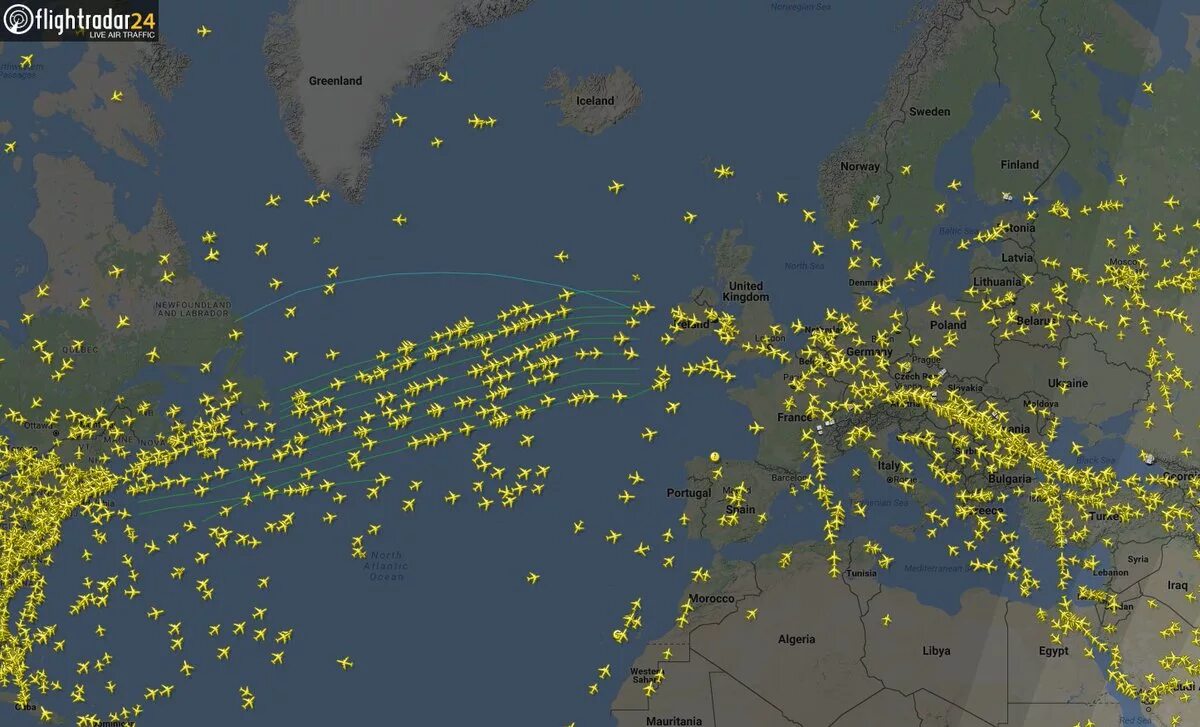 Карта движения самолетов в реальном. Флайтрадар24 Байрактар. Flightradar синие и желтые самолеты. Синие самолеты на флайтрадаре что это. Flightradar24 новости.