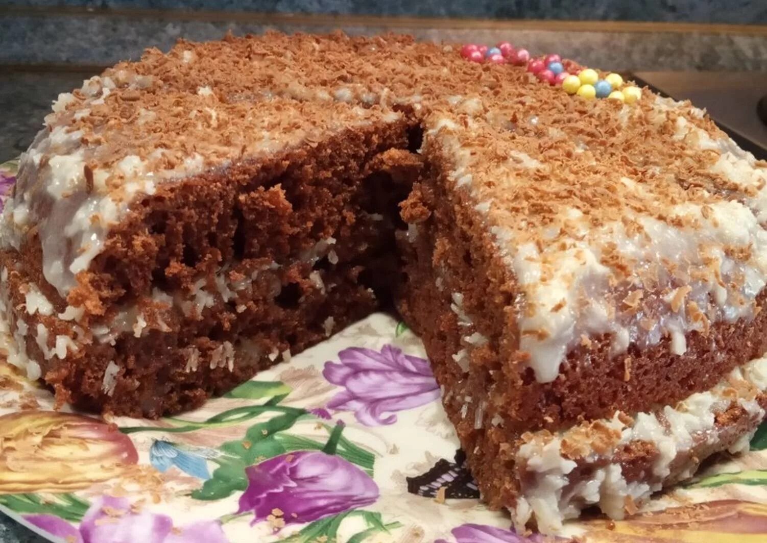 Шоколадный торт в мультиварке. Шоколадный бисквит для торта в мультиварке. Выпечка и десерты. Как приготовить торт в мультиварке. Шоколадный ромовый торт.