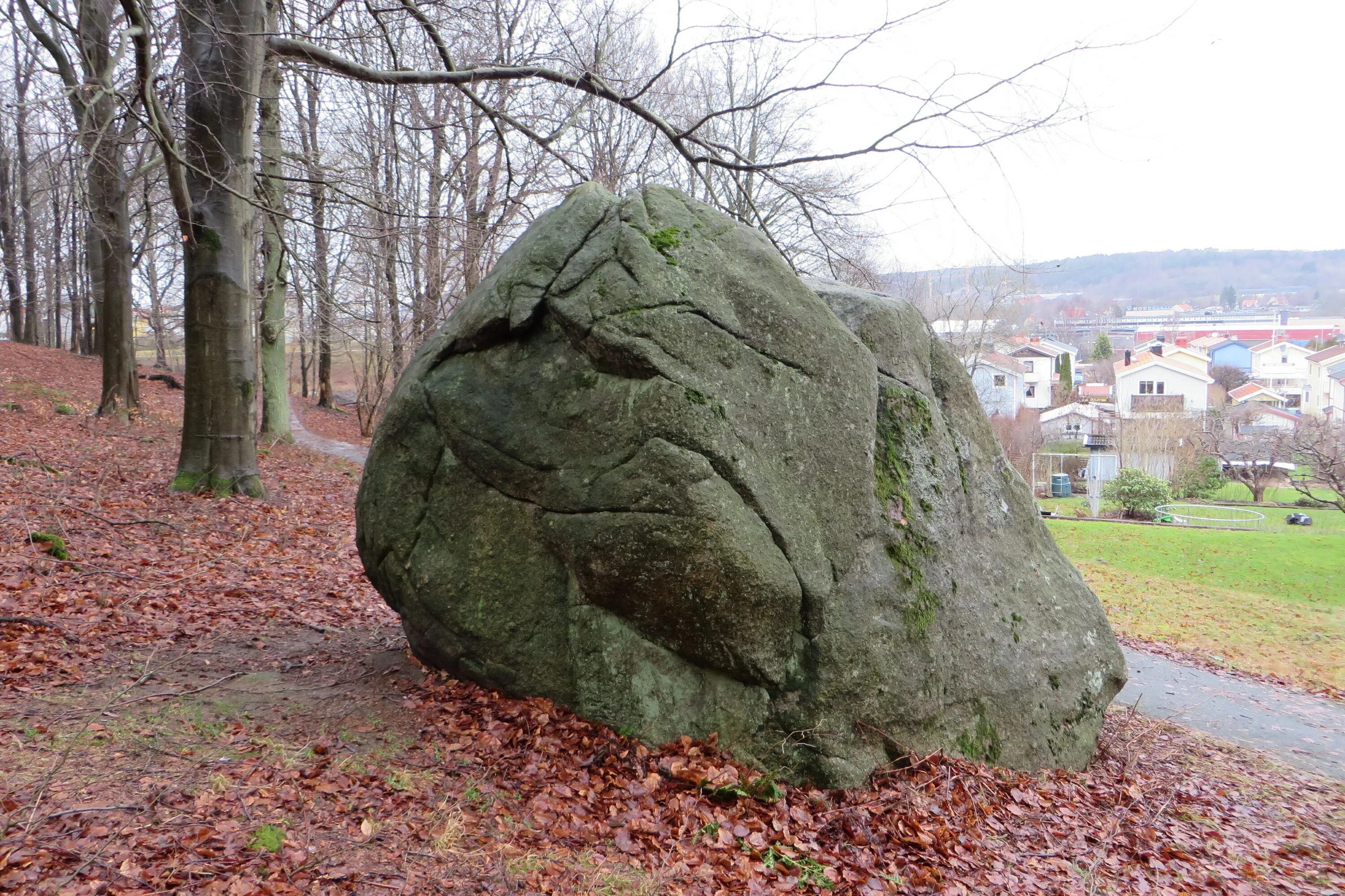 Камень jpg. Бо камень. Big Stone. Валун.jpg.