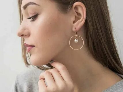Какие серьги подарить