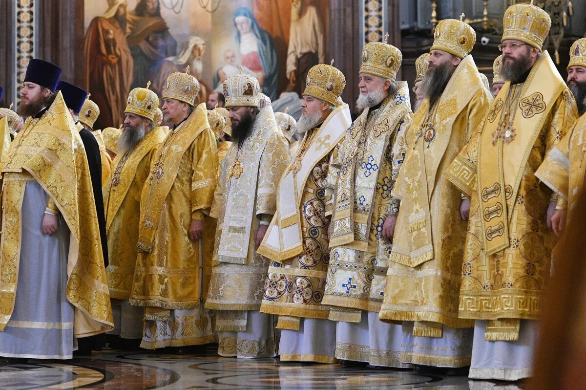 Патриарх кирилл в облачении. Православные митрополиты. Православие владыка. Православный архиерей. Митрополичья мантия.