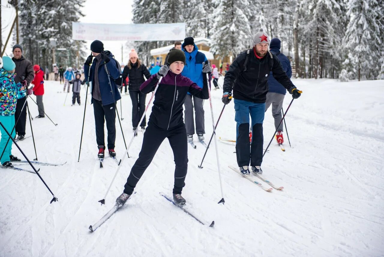 Фестиваль лыжного спорта. Лыжные гонки усть-катав уквз. Лыжный фестиваль в биркине. Спортивное ориентирование на лыжах. Лыжники карелии.