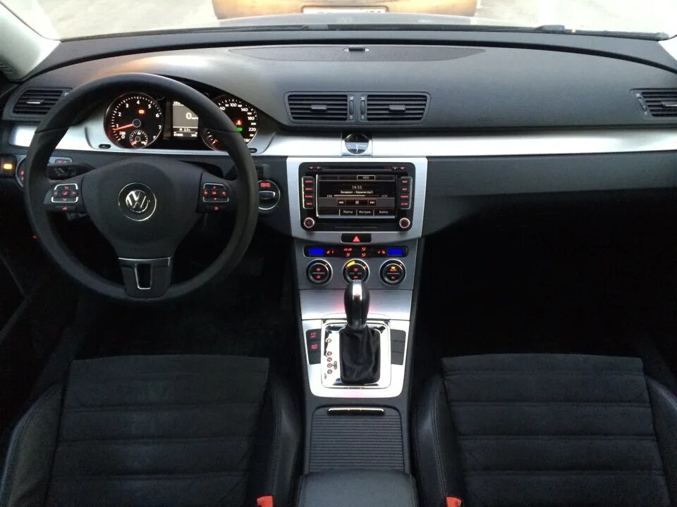 Пассат б6 2.0 автомат. Фольксваген Пассат б6 салон. Volkswagen Passat b6 Торпедо. VW Passat b6 Interior. Пассат b6 салон.