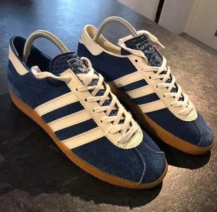 Кроссовки адидас германия. Adidas West Germany. Adidas Casual Shoes. Adidas Samba made in West Germany. Адидас кроссы Кэжуал.