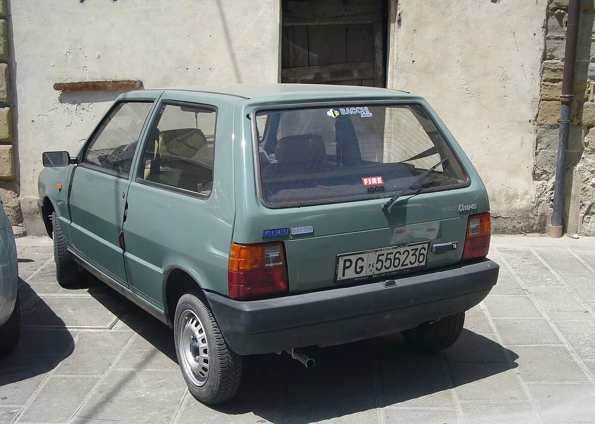 Фиат уно турбо. Фиат уно 1989. Фиат уно 1 поколения. Uno машина. Fiat uno white.