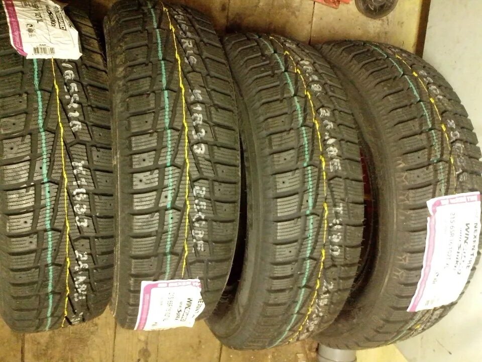 Roadstone spike. Нексен вингуард зимние шины. Roadstone winguard winspike. Nexen 195/70 r15c 104/102r winguard winspike suv шип. Roadstone winguard winspike suv.