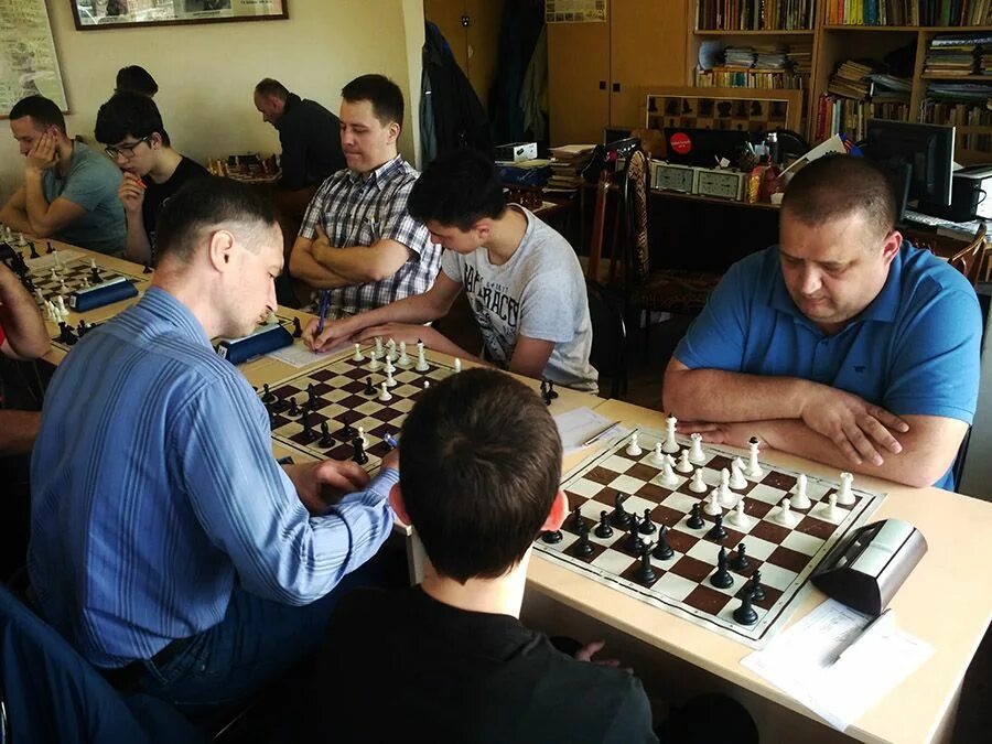 Двчесс шахматная федерация владивостока. Шахматный владивосток. Шахматный владивосток. Кружок шахматы в цдт. Шахматы владивосток маньчев.