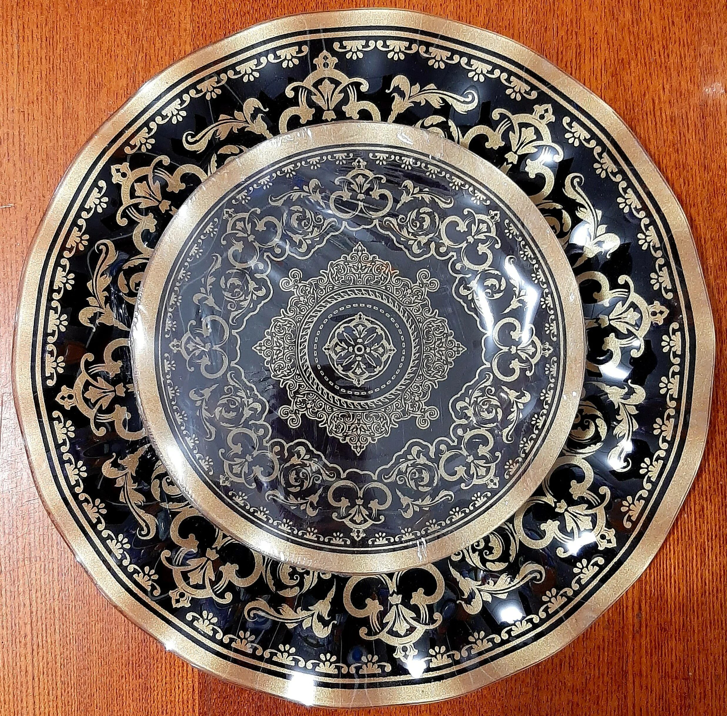 Ninaglass. (2 шт. 7 тарелок. Столовый сервиз зик конаково ссср. 7 тарелок.