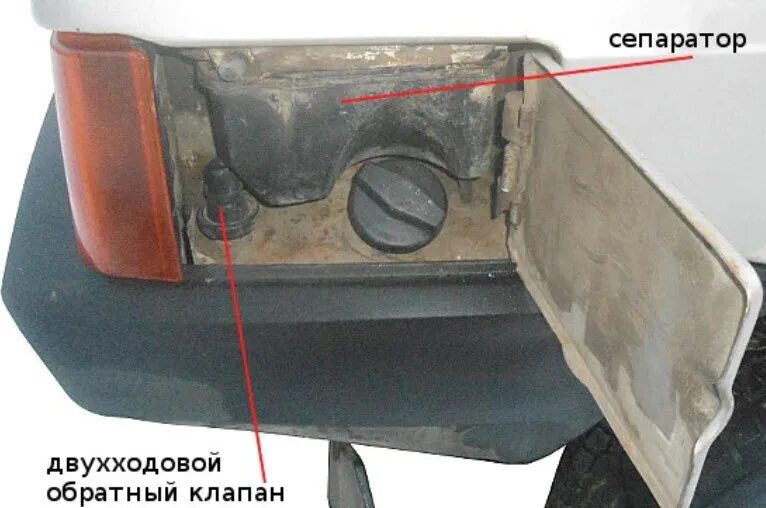 Как снять сепаратор. Клапан бак сепаратор ваз 2115. клапан на сепаратор ваз 2109 инжектор. клапан бензобака ваз 2109. сепаратор топливного бака ваз 2114.