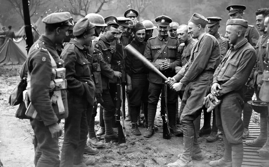 Вторая мировая 18. Британский солдат ww1 1917. Британский солдат 1 мировой войны. Американские солдаты во Франции ПМВ. Британский солдат ПМВ.