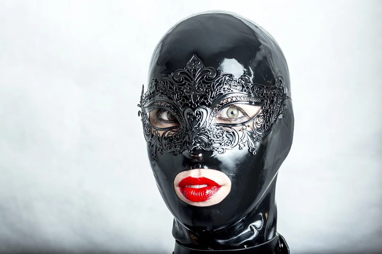 Маска латех. Latex rubber gummi mask hood. Маска из латекса. Маска лицо латекс. Латексная маска.