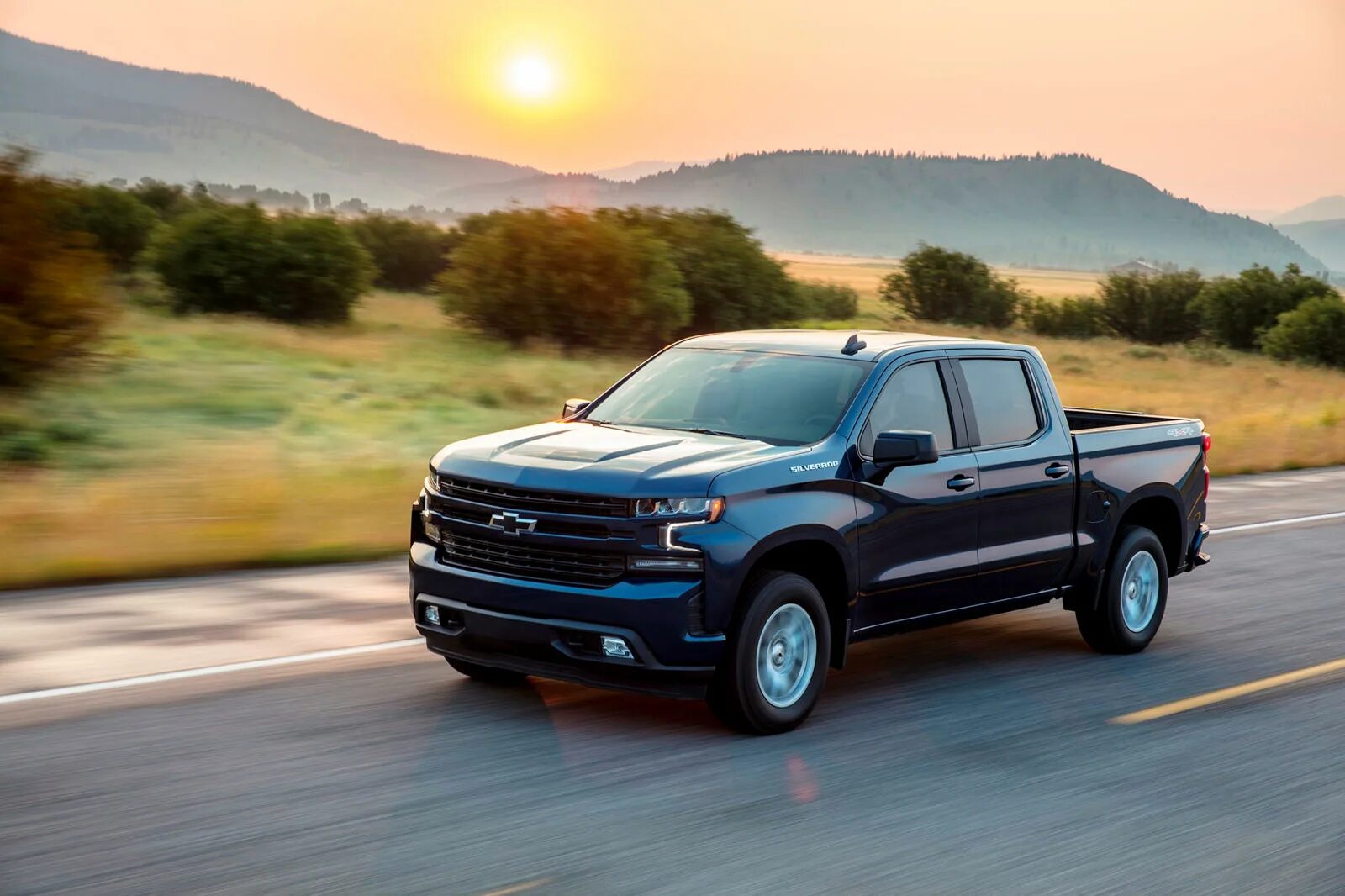 Шевроле новые модели. Пикап Шевроле Сильверадо 2022. Chevrolet Silverado Pickup 2021. Chevrolet Silverado 2020. Шевроле Сильверадо 2020.