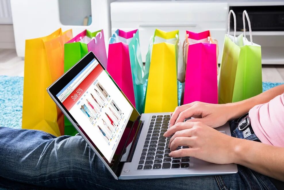 На каких сайтах продают вещи. Покупки в интернете. Интернет шоппинг. Фото для интернет магазина.