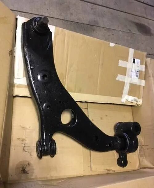 Передний рычаг мазда cx5. Передний рычаг мазда сх 5. Передний рычаг мазда сх 5. Сайлентблоки переднего рычага mazda cx5. Передний рычаг мазда сх 5.