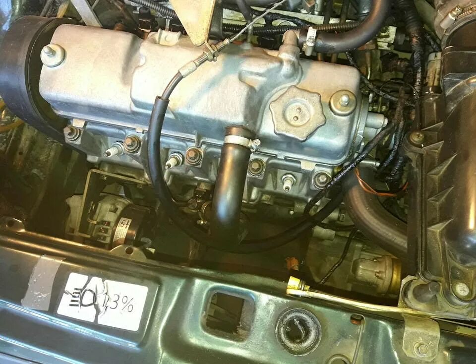 Декоративная крышка двигателя ваз 2114 8 клапанов. Крепление модуля зажигания ваз 2114. Модуль зажигания ваз 2114 8 клапанов инжектор. Зажигание двигателя 2114. Зажигание двигателя 2114.