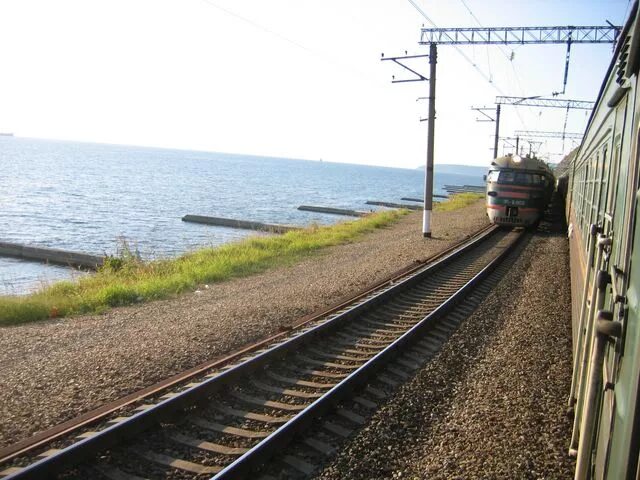 туапсе ржд. дагомыс железная дорога. туапсе-сочи железная дорога вдоль моря. жд на побережье. станция лазаревская краснодарский край.