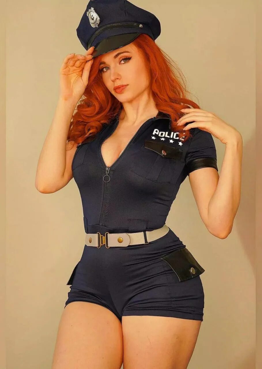 Амарант стримерша. Кэтлин «amouranth» сирагуза. Кейтлин «amouranth» сирагуза. Кейтлин siragusa. Кейтлин siragusa.