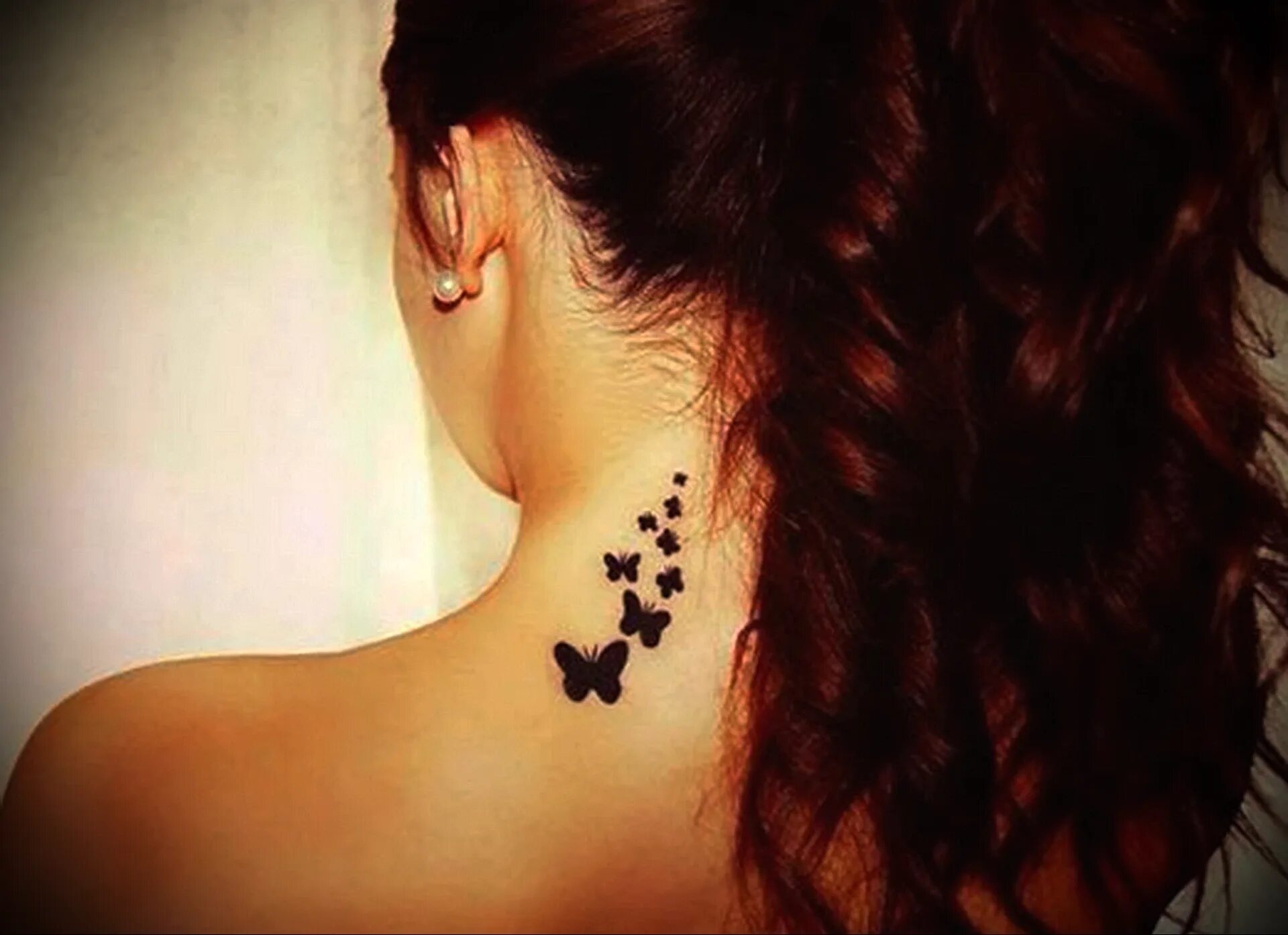 Татуировки для девушек. Красивые тату для девушек. Красивые женские Татуировки. Татуировки на шее для девушек. Какое шее девушки