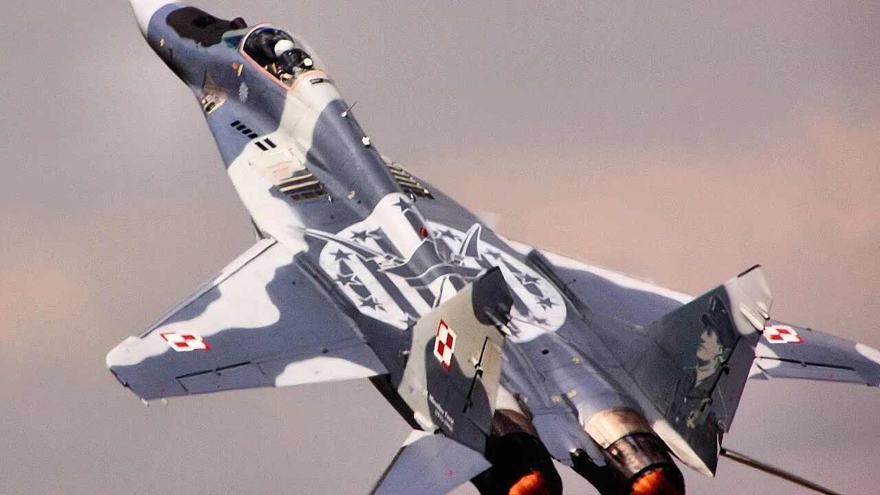 Миг 29 фрг. Mig-29ub. Фронтовой истребитель миг-29. Музыка миг 29. Миг-29 истребитель.