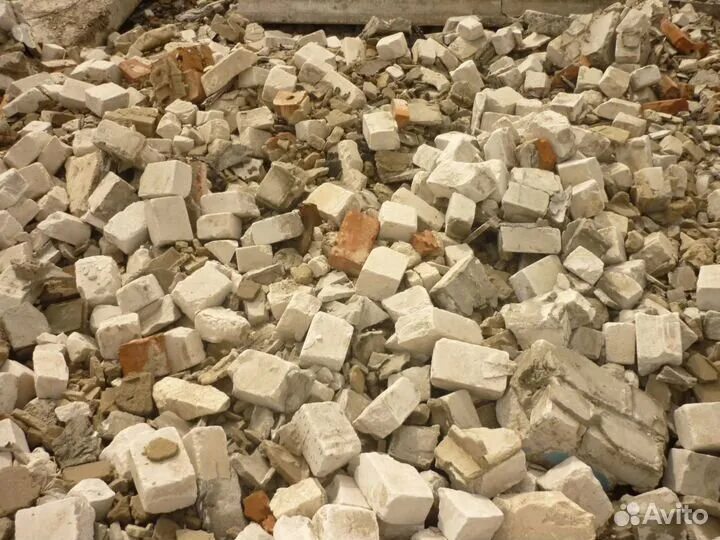 Использовать бой кирпича. Бой кирпича. бой силикатного кирпича. битый кирпич. бой кирпича и бетона.