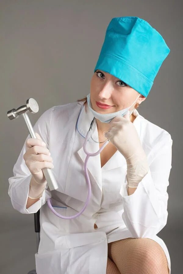 Русский медсестра врача. Женщина врач в перчатках. Русские медсестры.