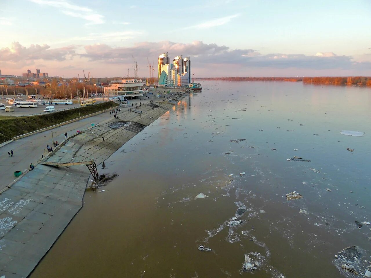 Река Обь Барнаул. Набережная реки Обь Барнаул. Речной вокзал Барнаул мост. Набережная Оби Барнаул. Река обь барнаул сегодня