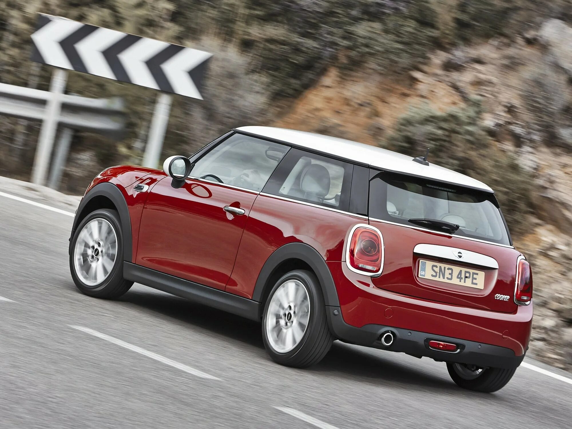 Mini cooper отзывы. Мини Купер 2015. Мини Купер 2014. Мини Купер 2000. Мини Купер новый.