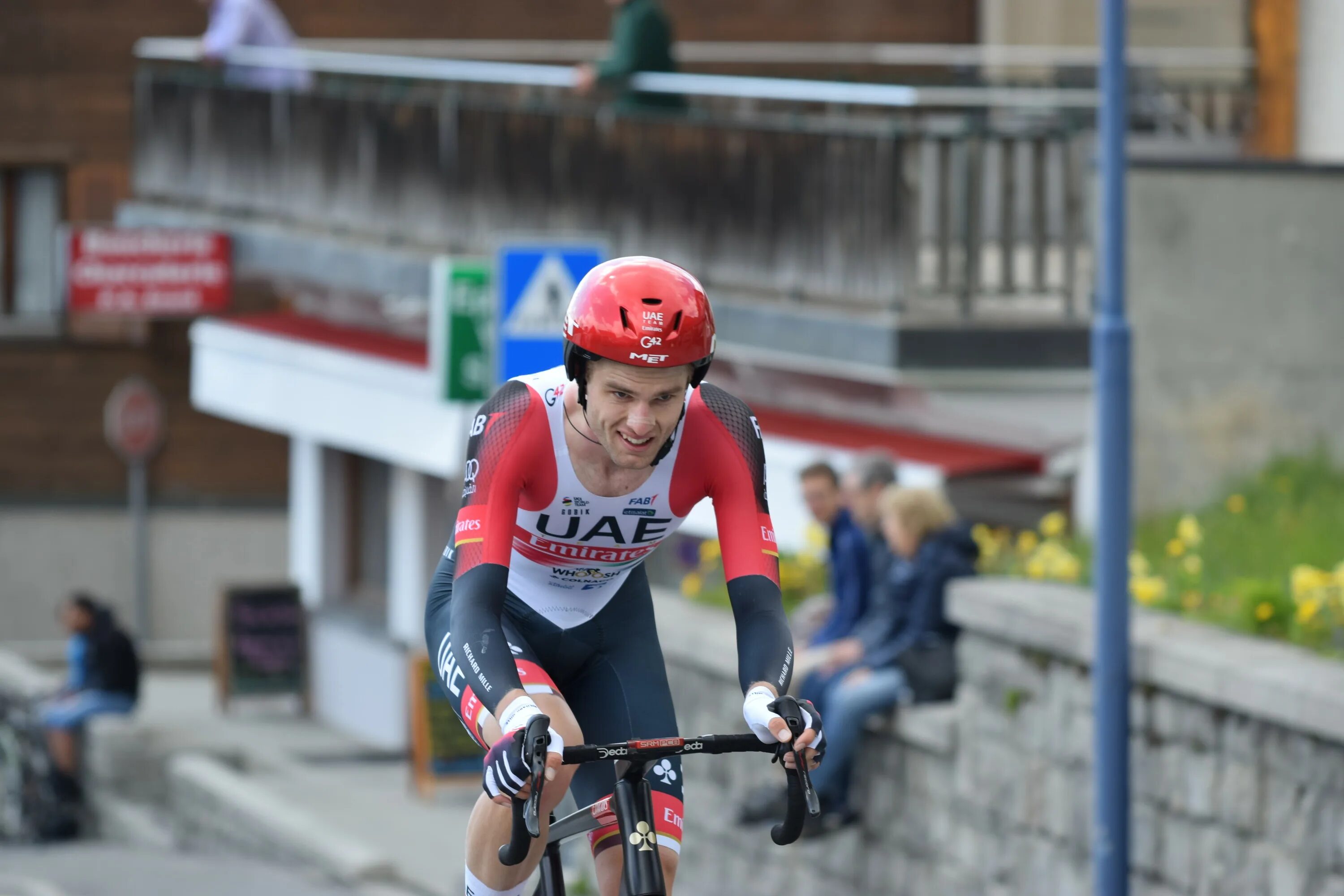 Финн вулфхард 2023. Black finn. Черный фин. Финн зе хьюман. Фишер блэк.