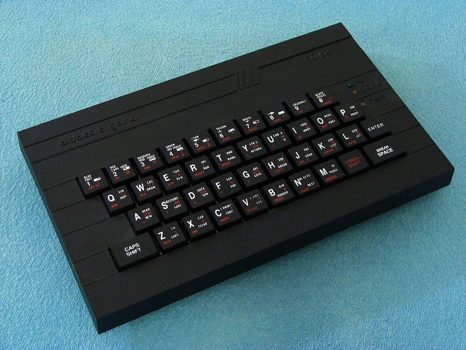 Клон spectrum. Компьютер zx spectrum 48k. zx spectrum 80. zx spectrum 48k клоны. zx spectrum 48.