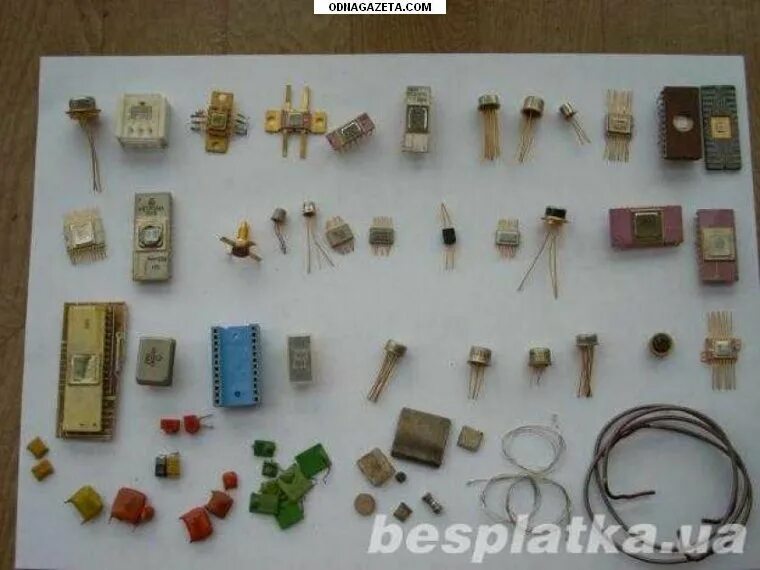 Радиодетали которые принимают. Конденсаторы н10с драгметаллы. радиодетали ссср конденсаторы транзисторы микросхемы. радиодетали военка платы. радиодетали ссср содержащие драгоценные металлы.