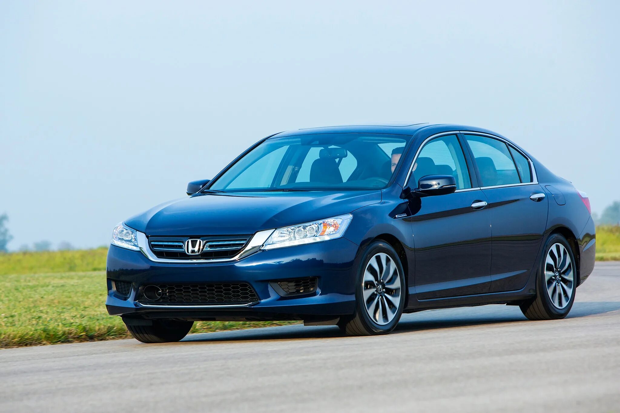 Аккорд 2015 года. Honda accord hybrid 2014. honda accord 2015. honda accord 9 hybrid 2012. хонда аккорд гибрид 2015.