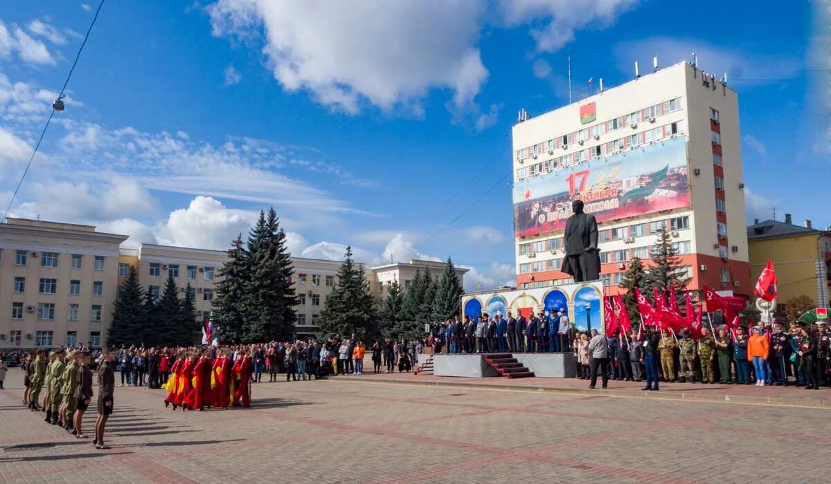 Пл брянск. Площадь Ленина Брянск. Брянск Советский район площадь Ленина. 17 Сентября площадь Ленина г. Брянск. Пр Ленина Брянск.