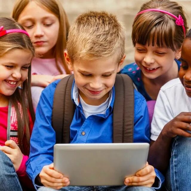 Образование детей. Ученики в школе. What up school. Школьная форма в сша. Classroom management в классе.