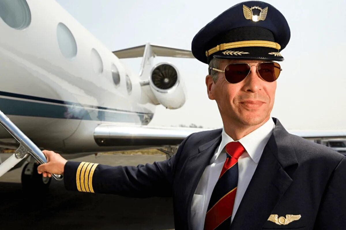 Как называется профессия самолета. Пилот профессия. Виктория грачева пилот аэрофлота. Квс пилот. Квс пилот.