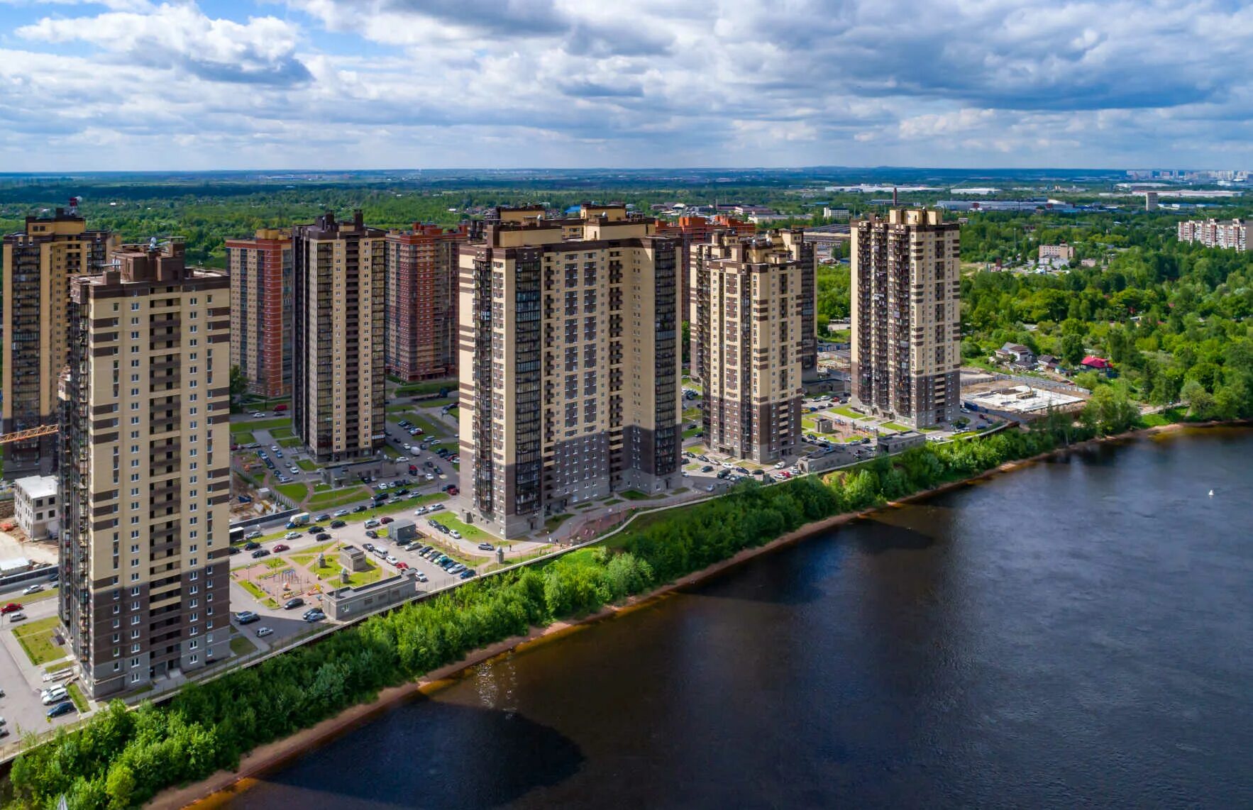 Жк живем купить квартиру. Санкт-Петербург Рыбацкое Усть Славянка. ЖК живи в Рыбацком Санкт-Петербург. Санкт-Петербург ул Славянская живи! В Рыбацком. Рыбацкое Усть Славянка.