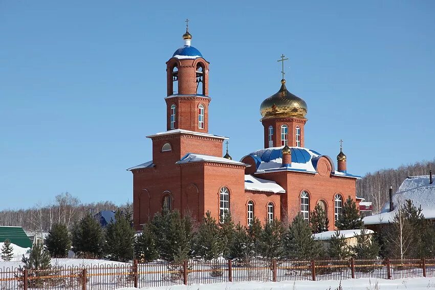 Церковь учалы. Церковь город учалы. храмы башкортостана. г учалы учалинский район. учалы храм иконы божией.
