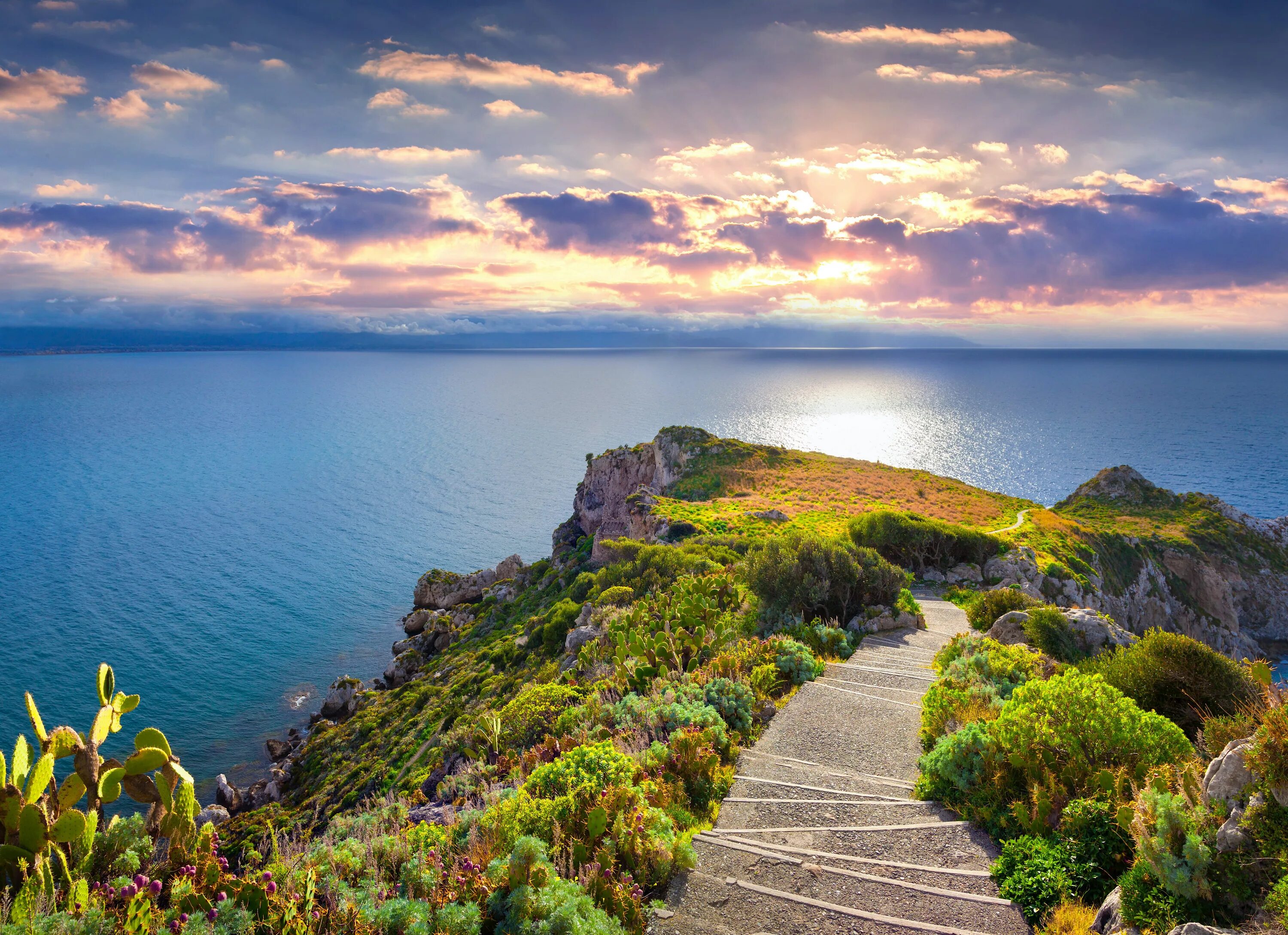 Дорога к морю. Тропинка к морю. Тропа к морю. Летняя дорога к морю. Coast holidays