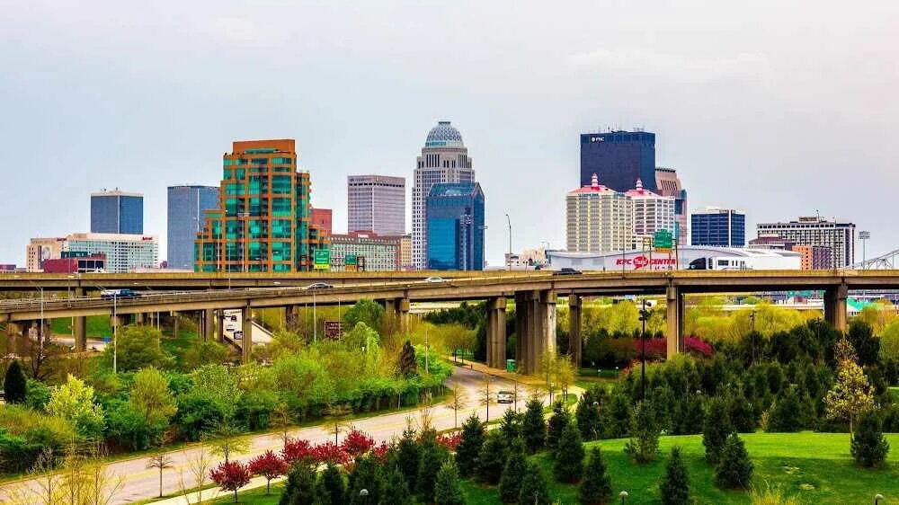 Штат кентукки столица. Луисвилль кентукки. Луисвилл. Столица штата кентукки сша. Луисвилль сша штат ?.