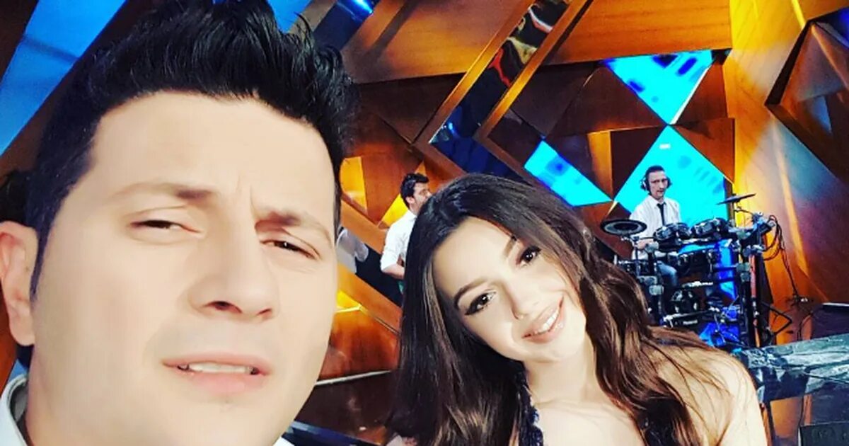 Rashel org. Parashikimi ведущая. xing me ermalin rashel kolaneci. parashikimi биография.