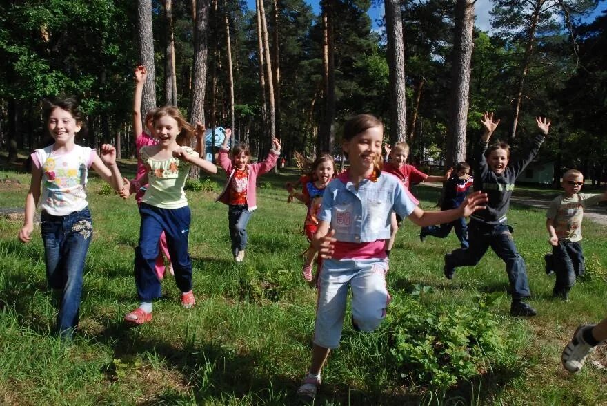 Летняя смена движение первых