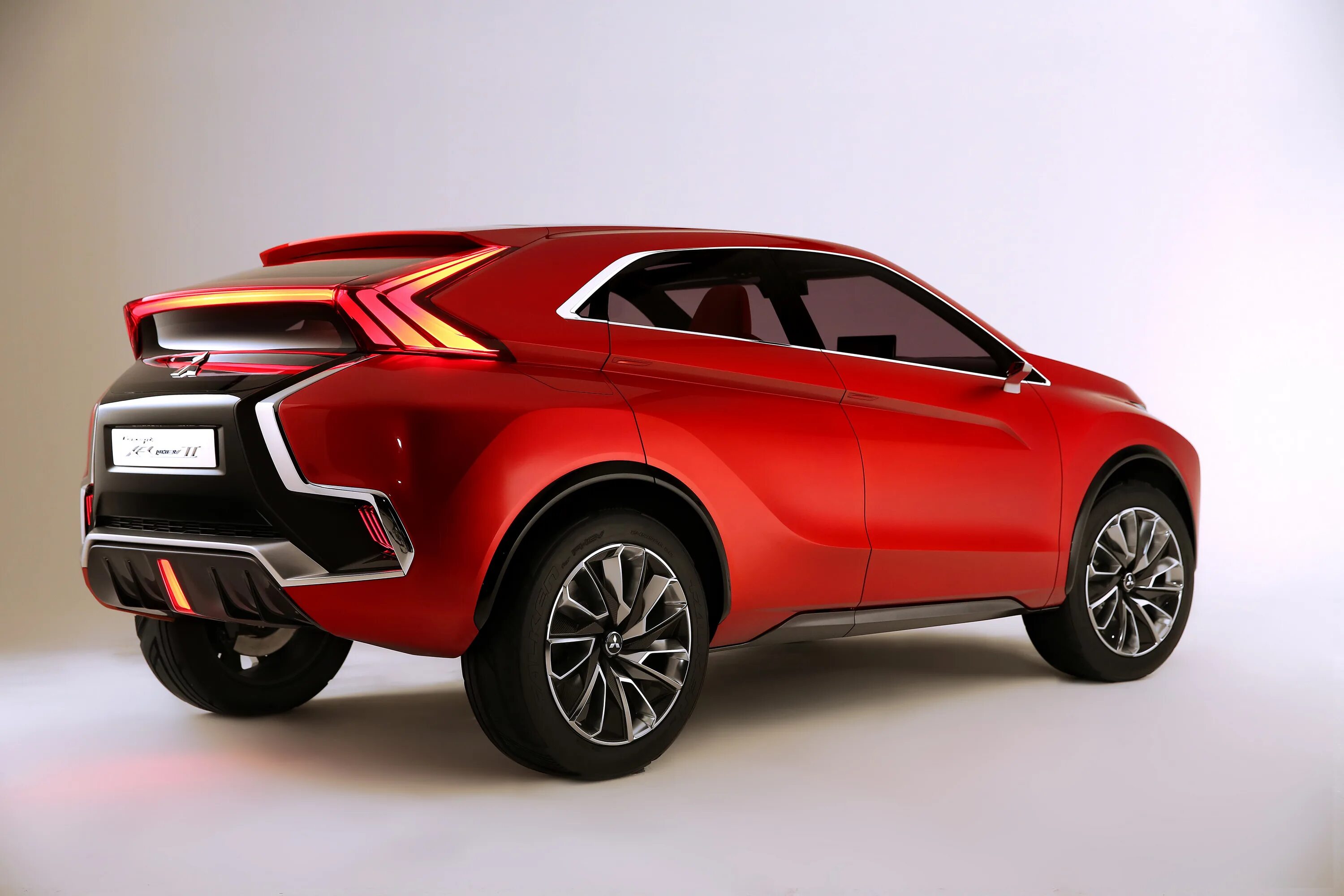Вторая модель новый. Mitsubishi Concept XR-PHEV. Митсубиси ASX 2023. Новый Митсубиси ASX 2023. Митсубиси кроссовер 2015.